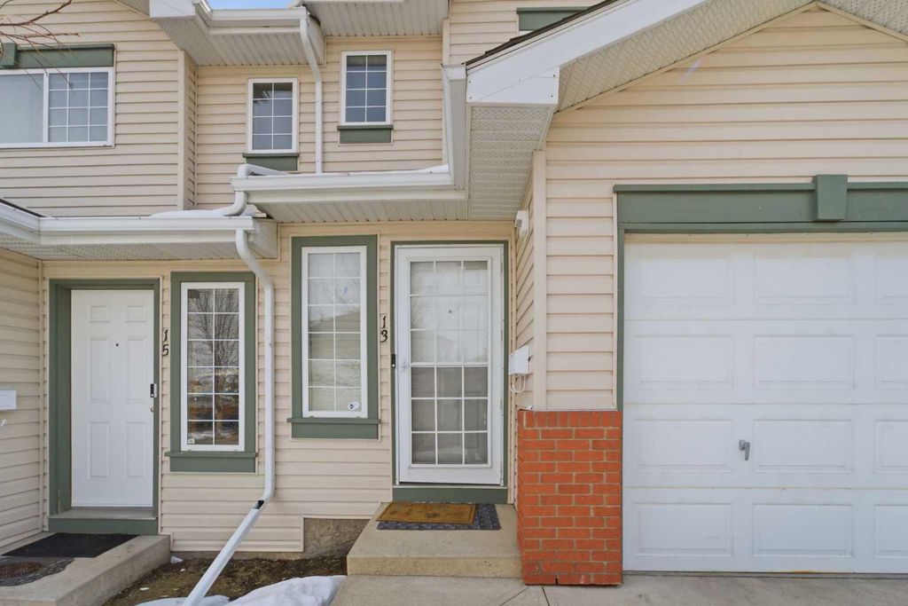 Photo of 13 Country Hills Villa NW, Calgary, AB T3K 4S8 (MLS # A2300908)