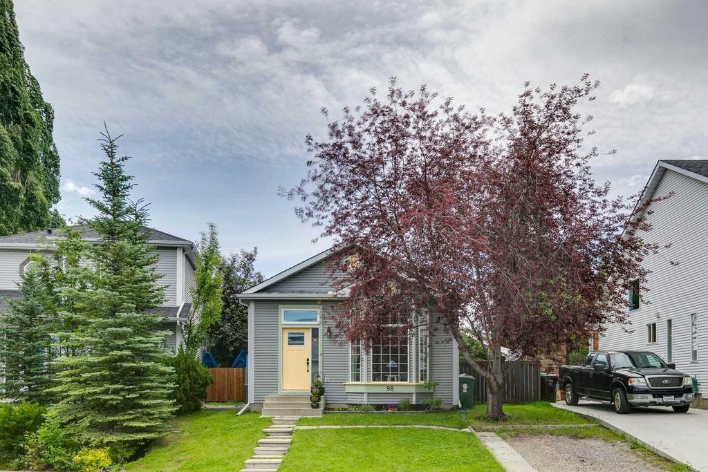 Photo of 98 River Rock Way SE, Calgary, AB T2C 4H1 (MLS # A2329649)