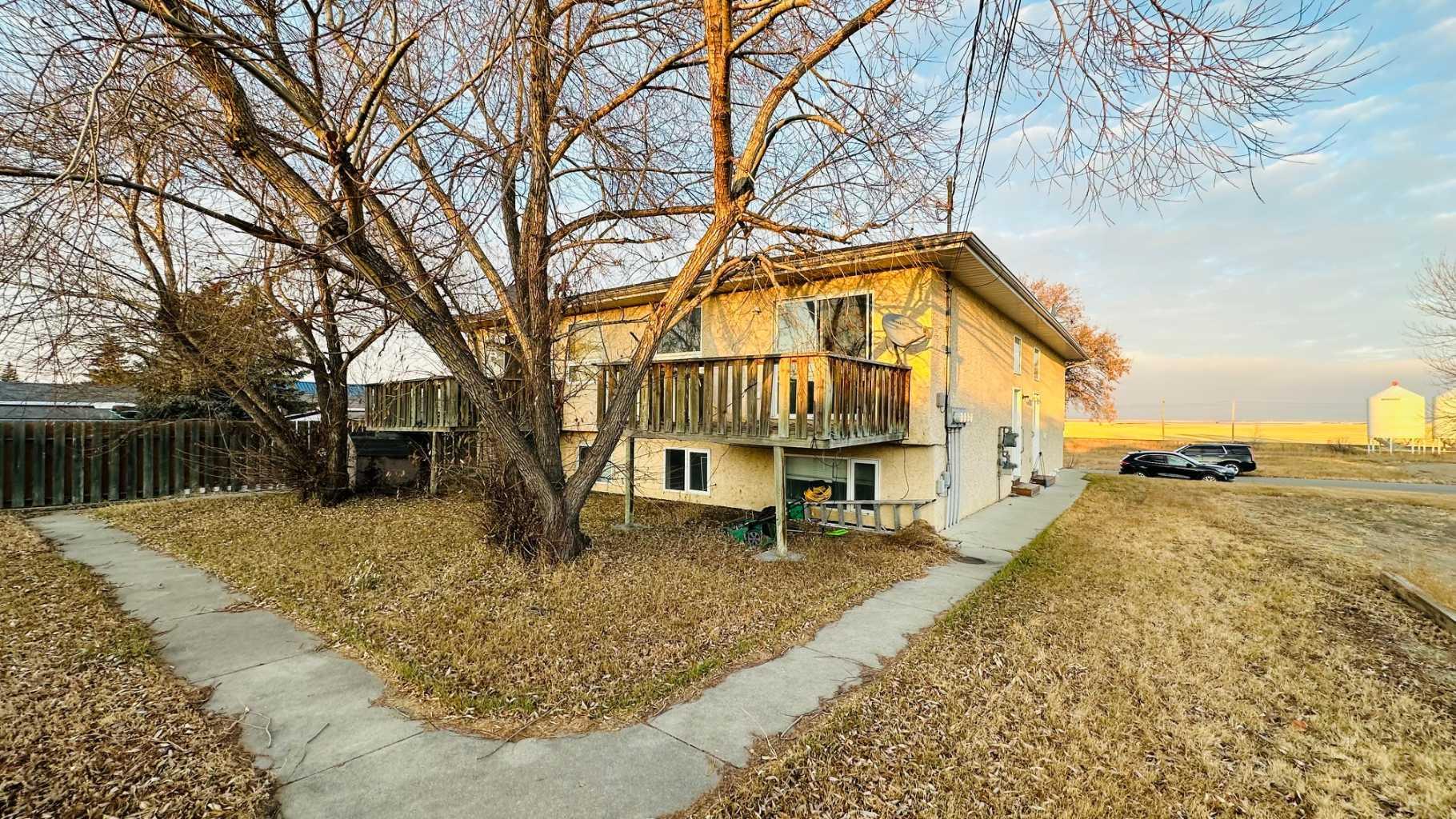 108 Railway Avenue North