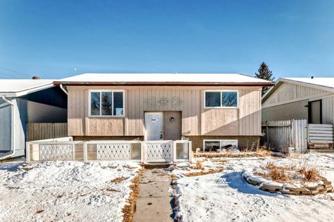 Photo of 6128 Madigan Drive NE, Calgary, AB T2A 4V8 (MLS # A2281919)