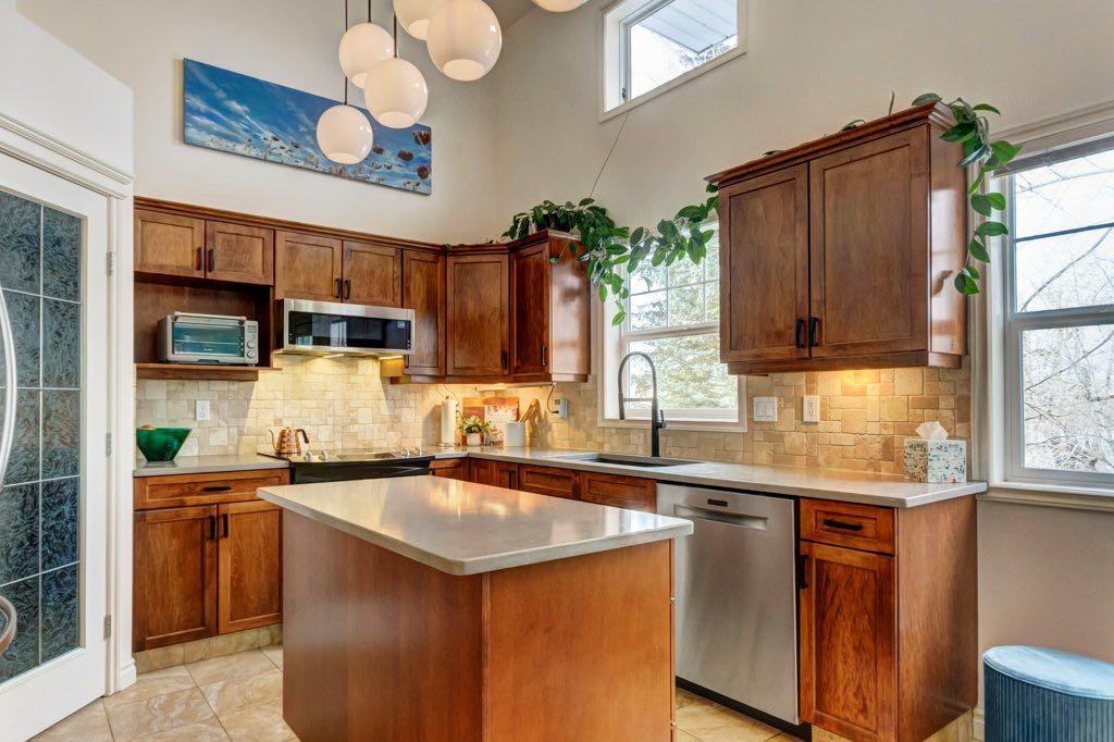 105 Inglewood Grove SE