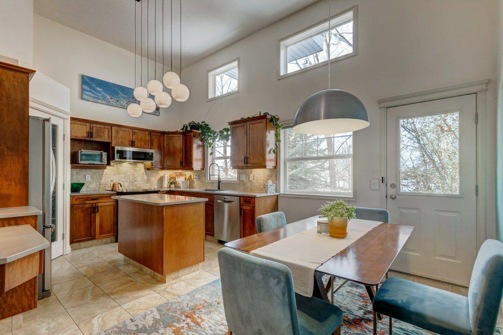 105 Inglewood Grove SE