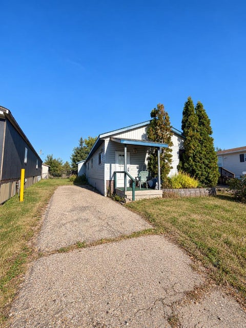 Photo of 232 Gregoire Crescent, Fort McMurray, AB T9H 2L4 (MLS # A2348348)