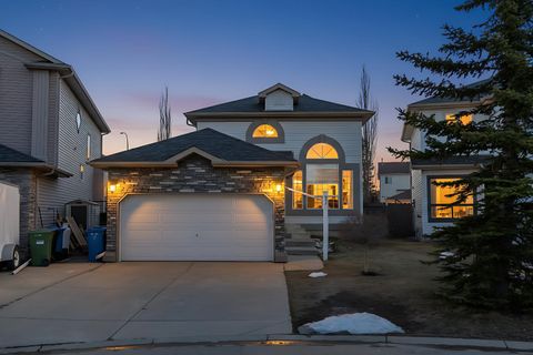 32 Citadel Ridge Place NW Calgary AB T3G 4P8