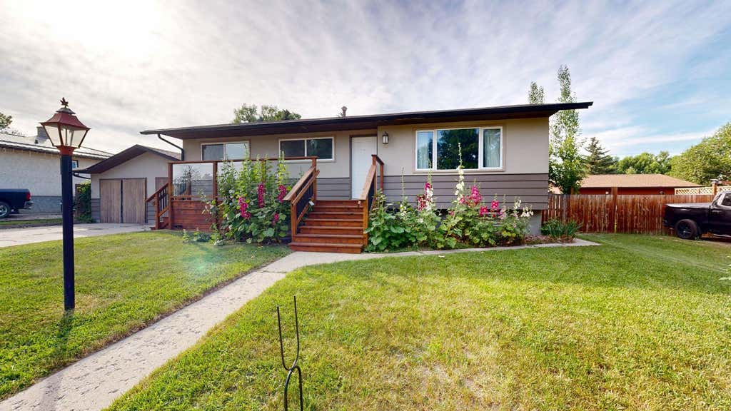 Photo of 2312 18 Street, Nanton, AB T0L 1R0 (MLS # A2330137)