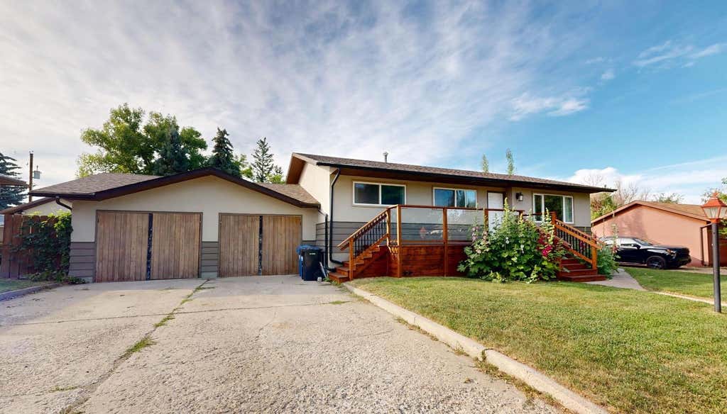 Photo of 2312 18 Street, Nanton, AB T0L 1R0 (MLS # A2330137)