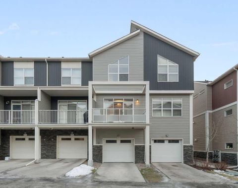 428 Redstone View NE Calgary AB T3N 1B5