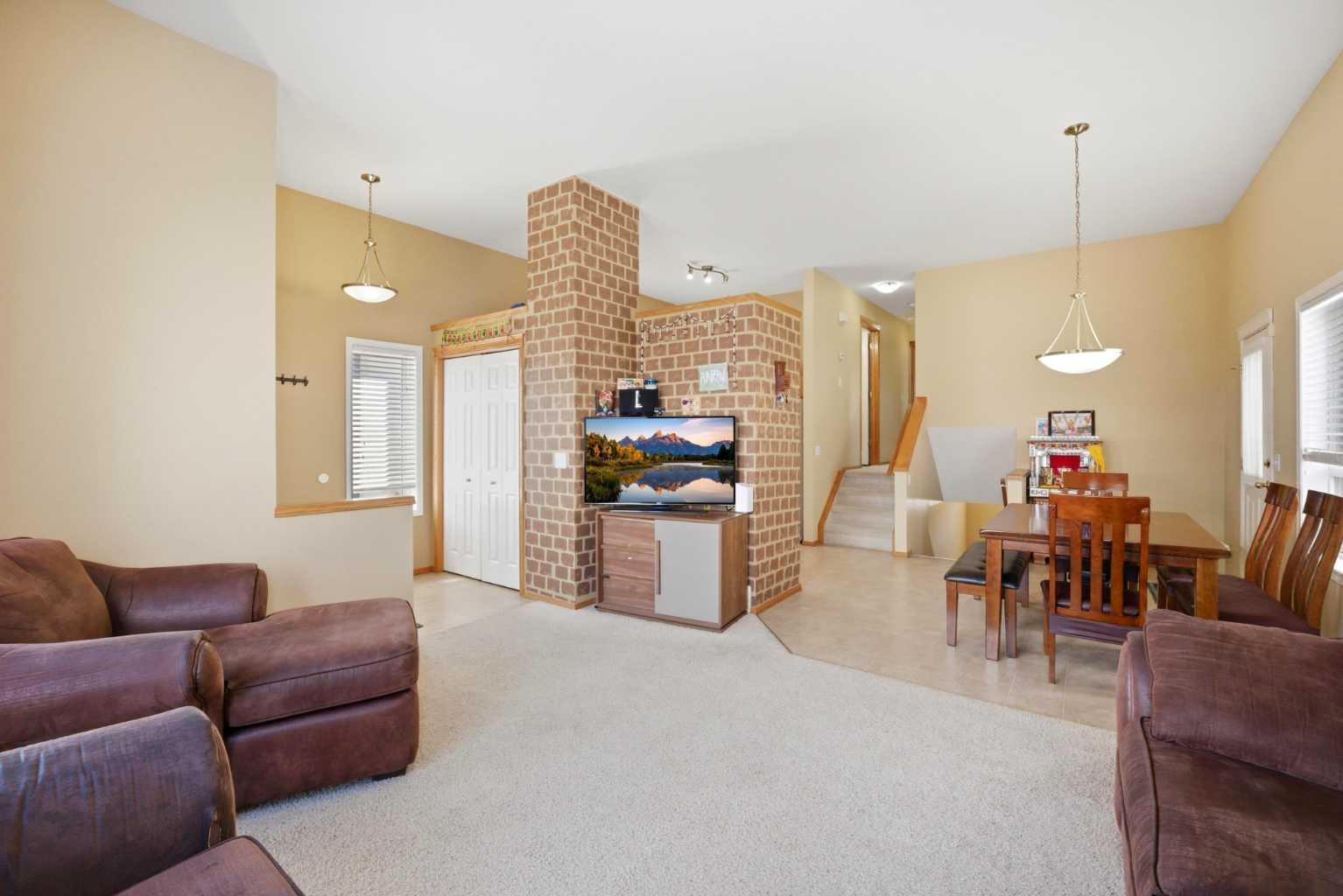39 Saddlemont Close NE