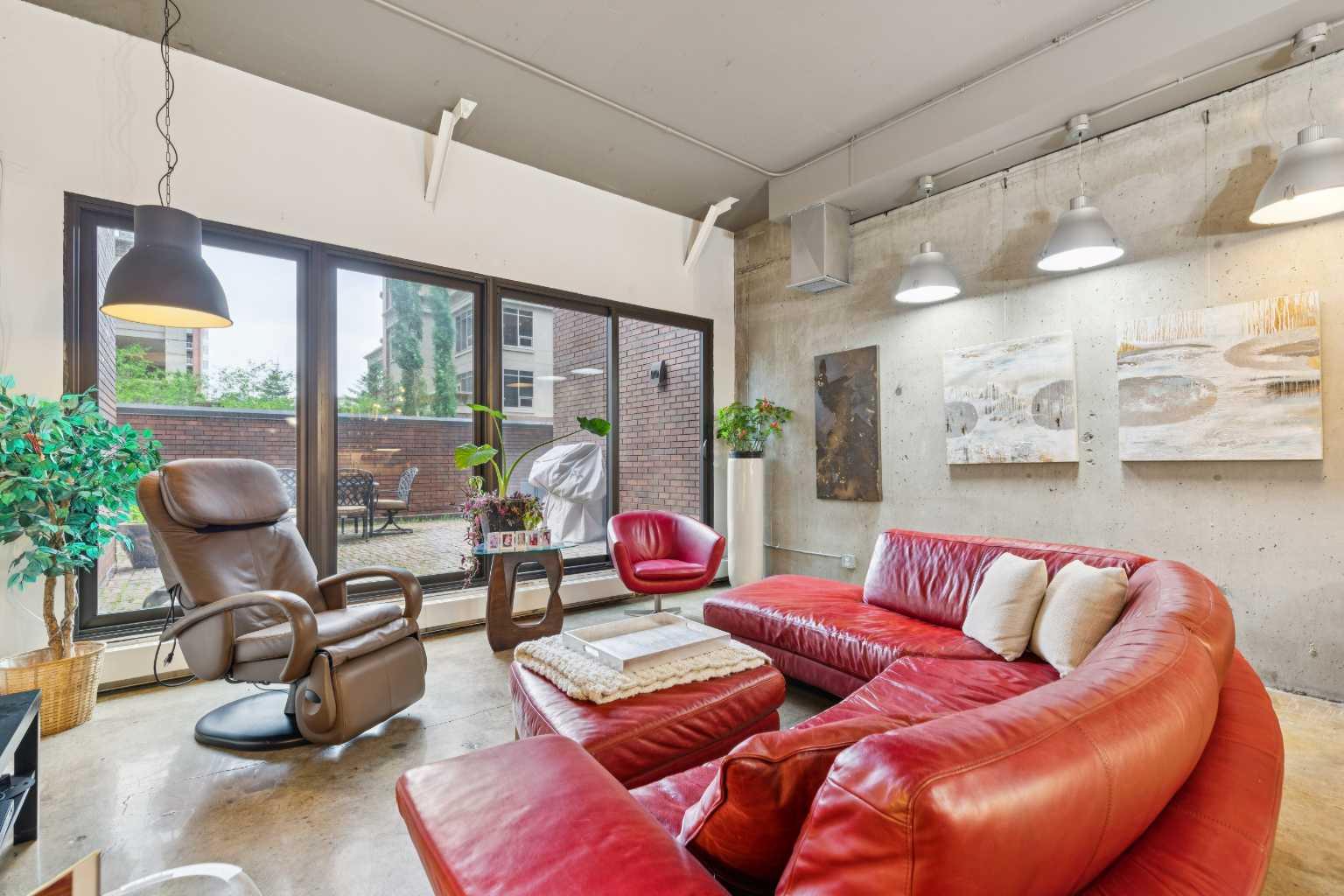 500 Eau Claire Avenue SW 102D