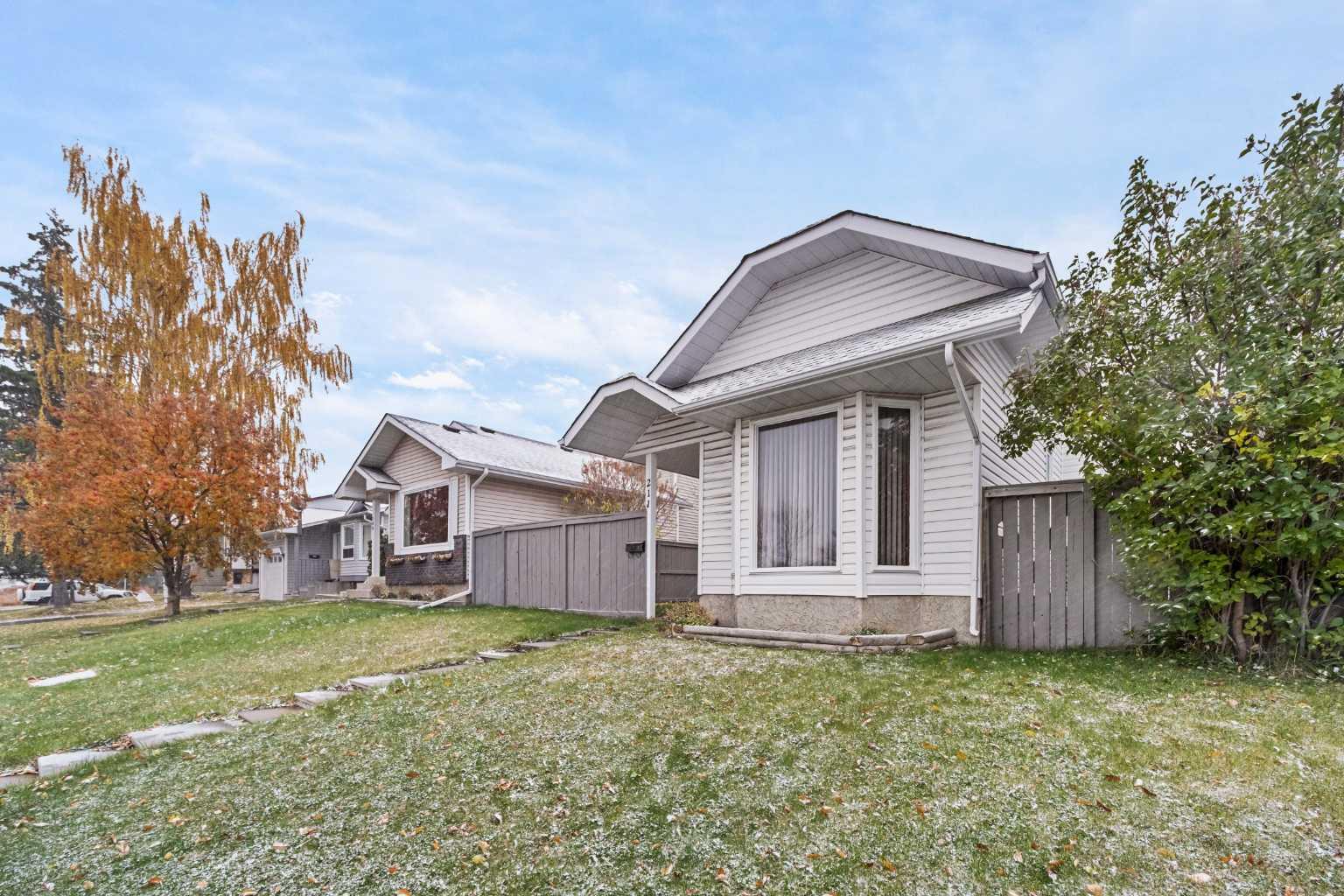 211 Sandstone Drive NW