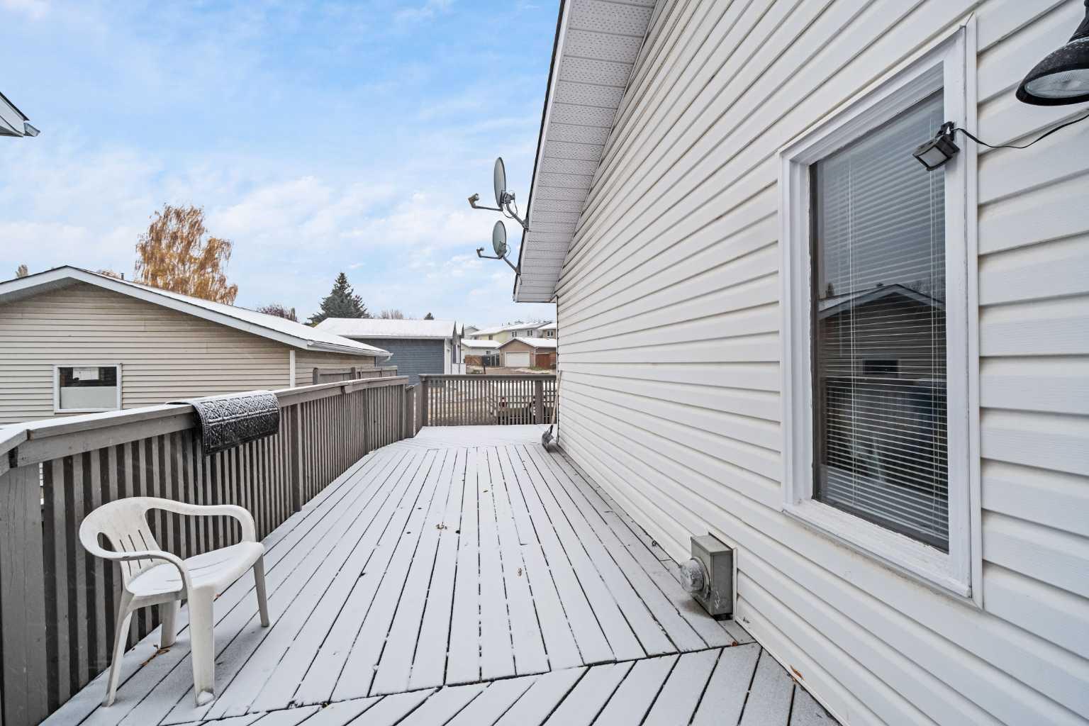 211 Sandstone Drive NW