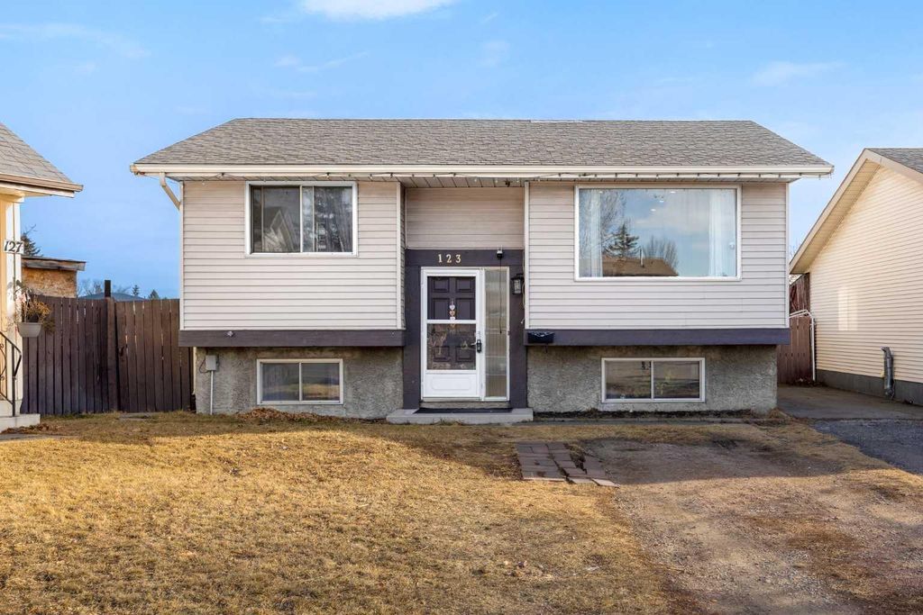 Photo of 123 Radley Place SE, Calgary, AB T2A 5X5 (MLS # A2286312)