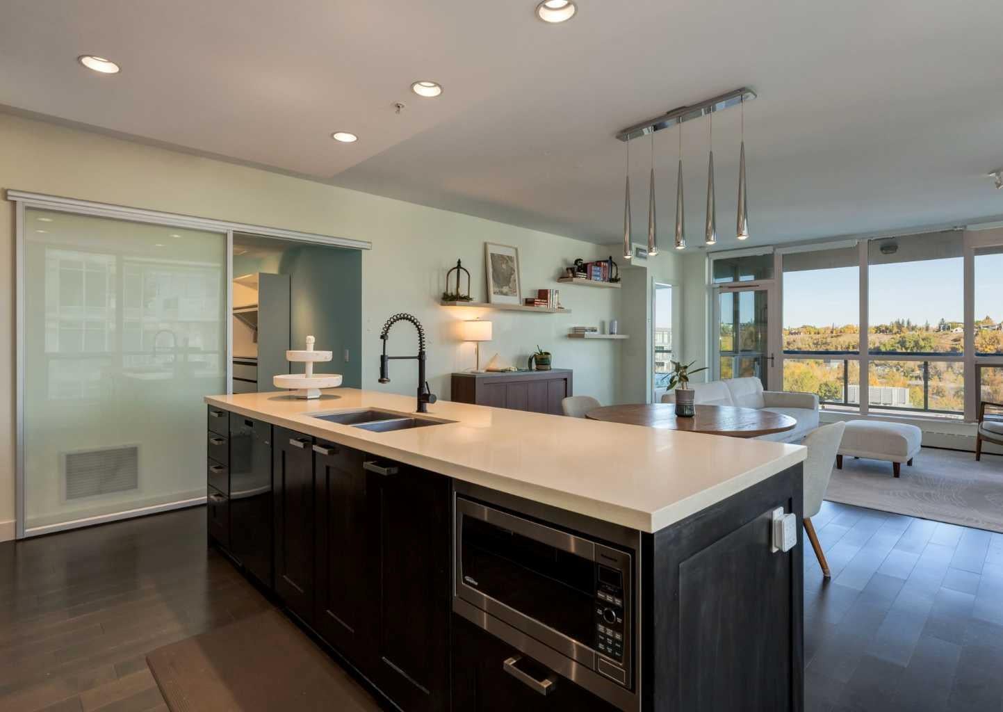222 Riverfront Avenue SW 913