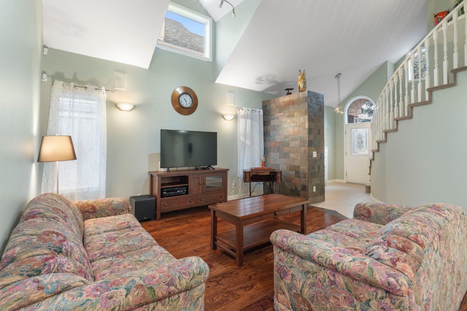 124 Cresthaven Place SW