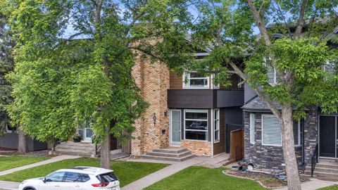 Photo of 2027 42 Avenue SW, Calgary, AB T2T 2M8 (MLS # A2306213)
