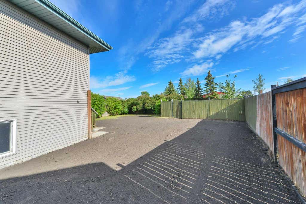 Photo of 132 Kirkland Close, Red Deer, AB T4P 4A4 (MLS # A2322661)