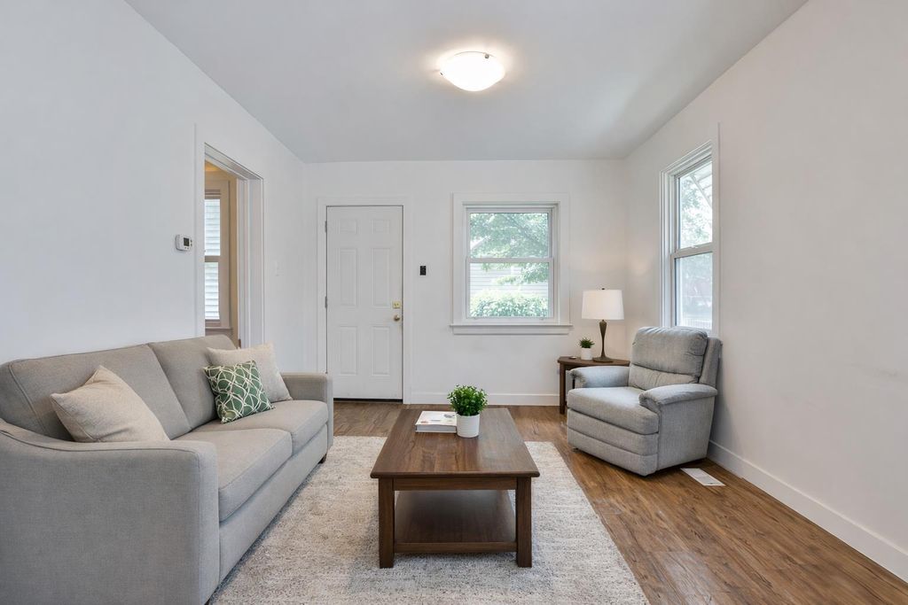 Photo of 140 20 Street N, Lethbridge, AB T1H 3M5 (MLS # A2283671)