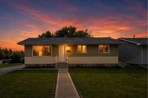 Photo of 2 Mitchell Avenue, Red Deer, AB T4N 0L1 (MLS # A2320666)