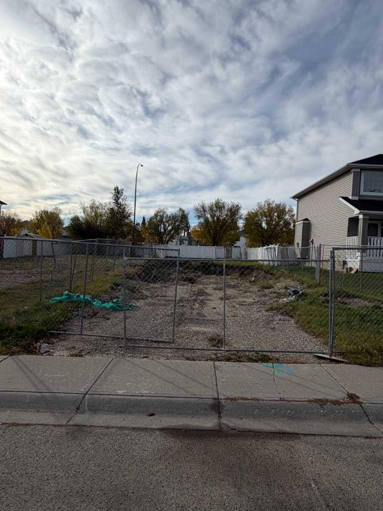 Photo of 23 Citadel Peak Circle NW, Calgary, AB T3G 4E8 (MLS # A2350095)