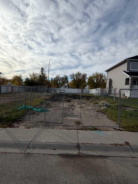 Photo of 23 Citadel Peak Circle NW, Calgary, AB T3G 4E8 (MLS # A2350095)