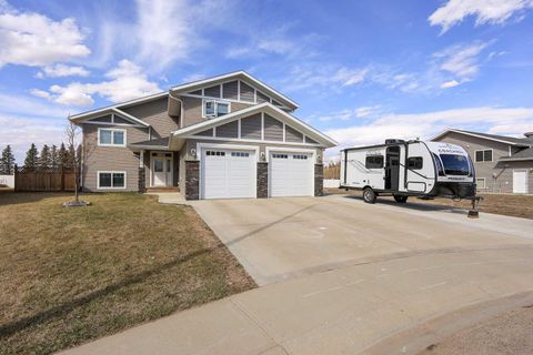 Photo of 137 Coachman Way, Blackfalds, AB T4M 0B4 (MLS # A2325911)