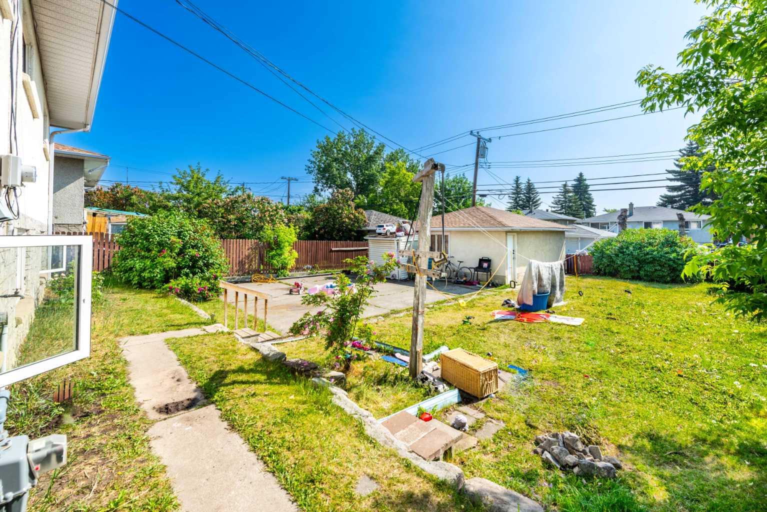 1826 38 Street SE
