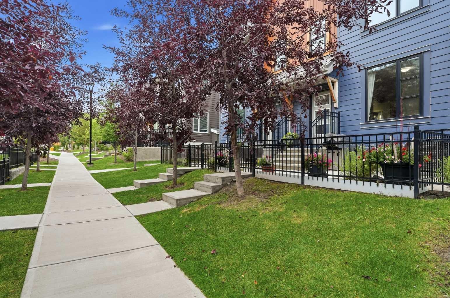 143 Livingston Common NE