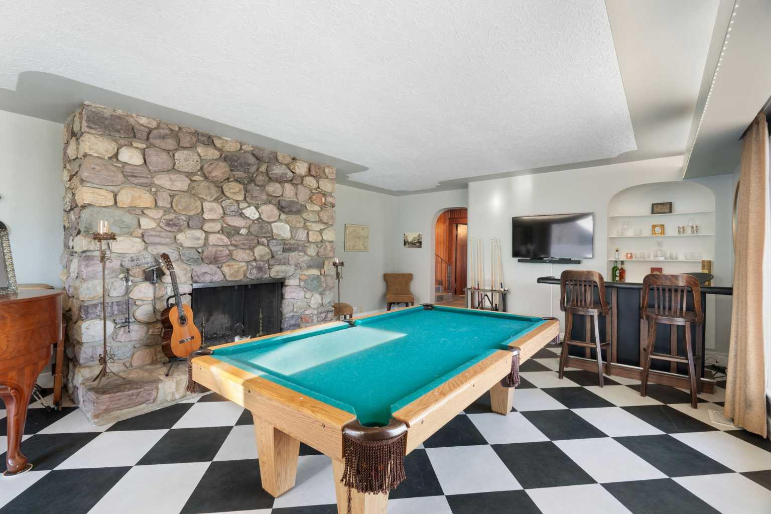 10507 Bradbury Drive SW