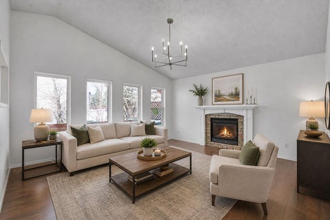 Photo of 89 Everoak Drive SW, Calgary, AB T2Y 0C6 (MLS # A2333060)