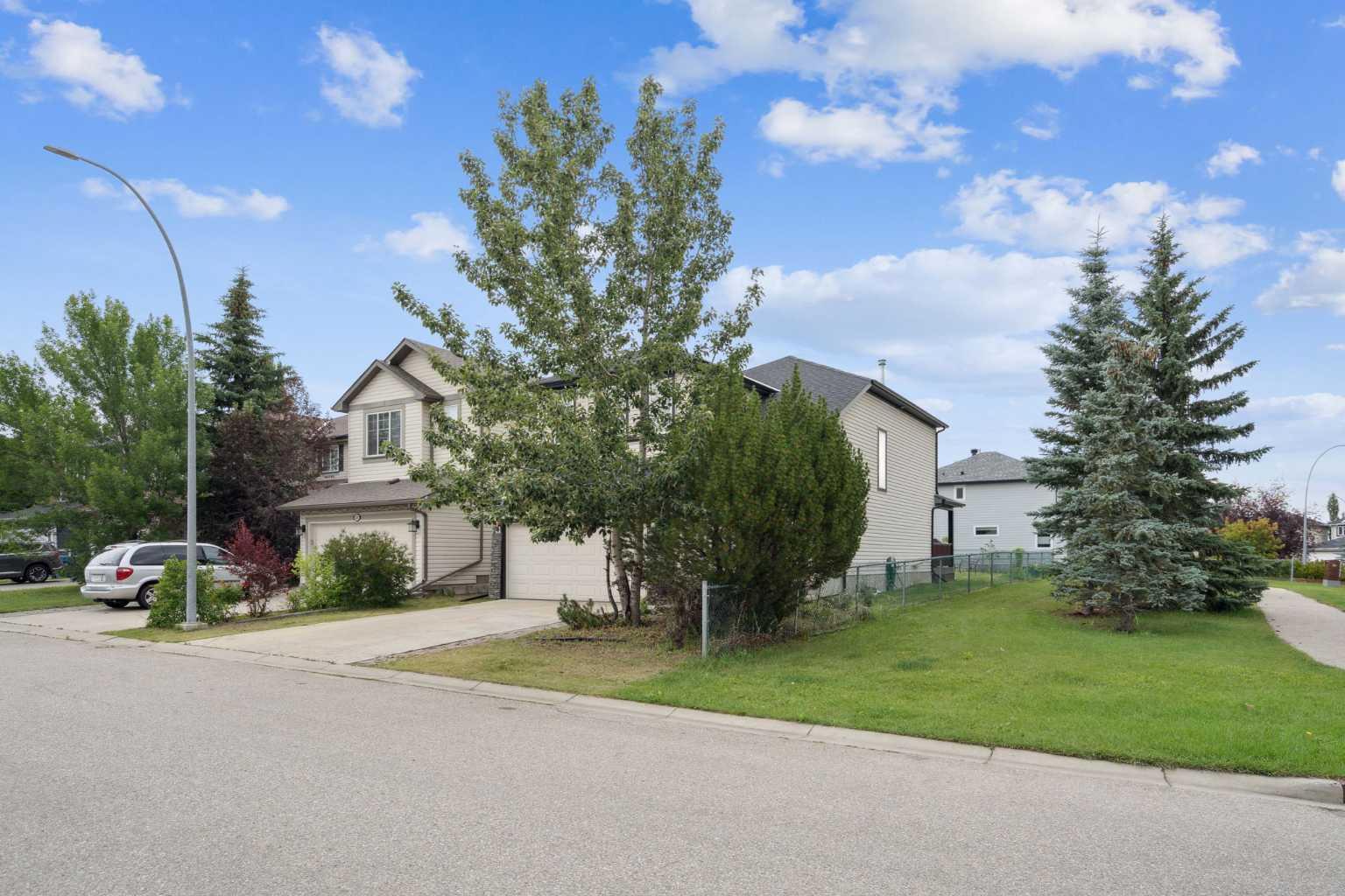 133 Somerglen Way SW