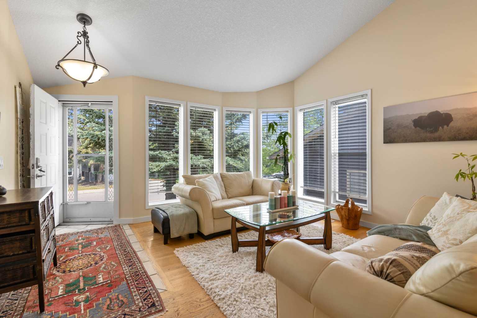131 Stratton Crescent SW