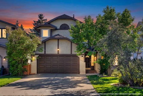 Photo of 19 Edgepark Rise NW, Calgary, AB T3A 4E7 (MLS # A2346182)