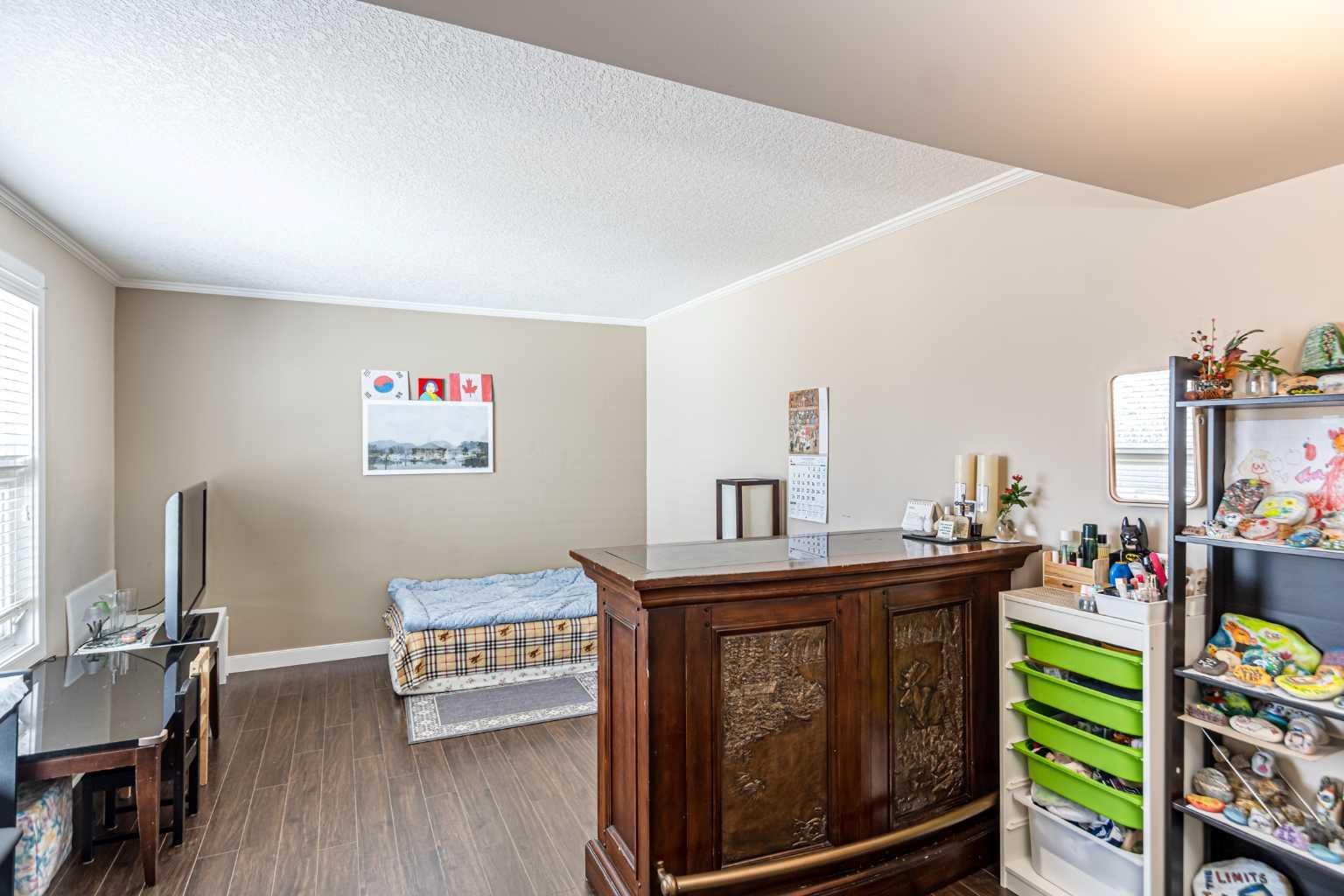 5103 35 Avenue SW 77