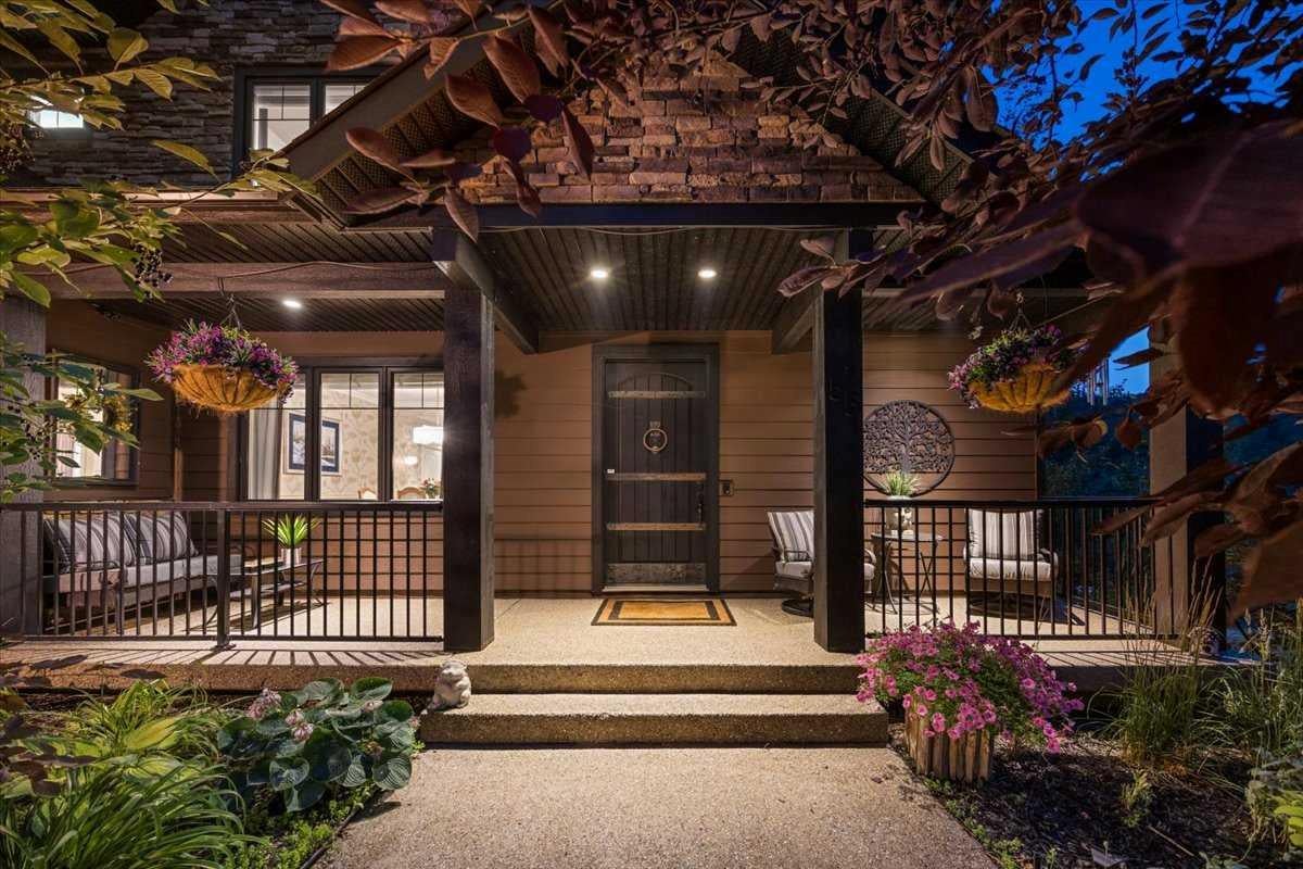 55 Red Willow Crescent W