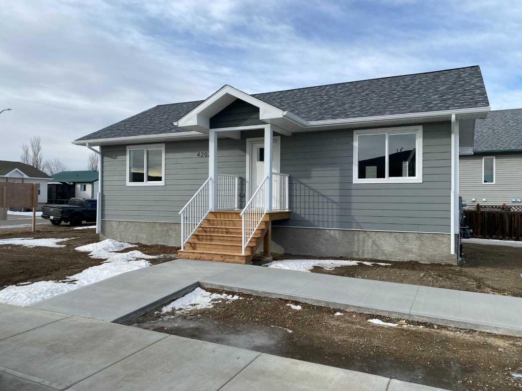 Photo of 4202 57 Street, Taber, AB T1G 0G8 (MLS # A2291358)