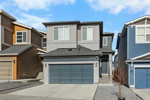17 Calhoun Crescent NE Calgary AB T3P 1X8