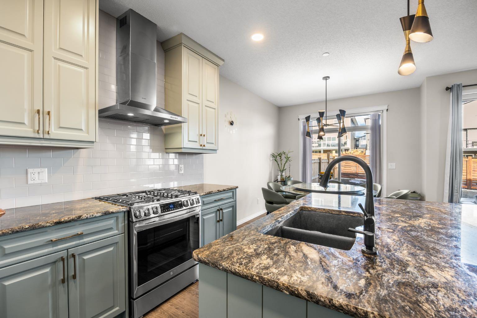 17 Calhoun Crescent NE