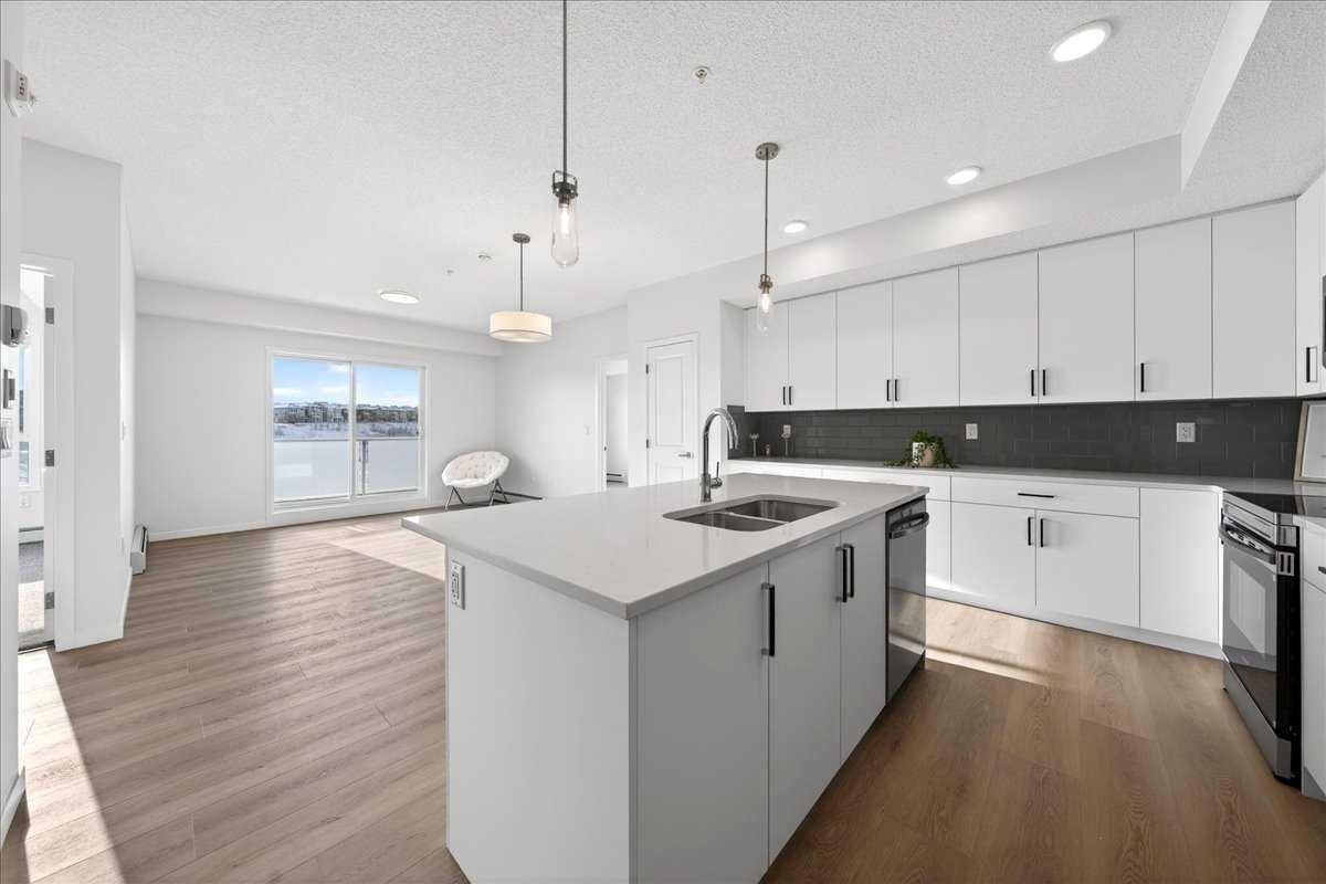 245 Edith Place NW 325