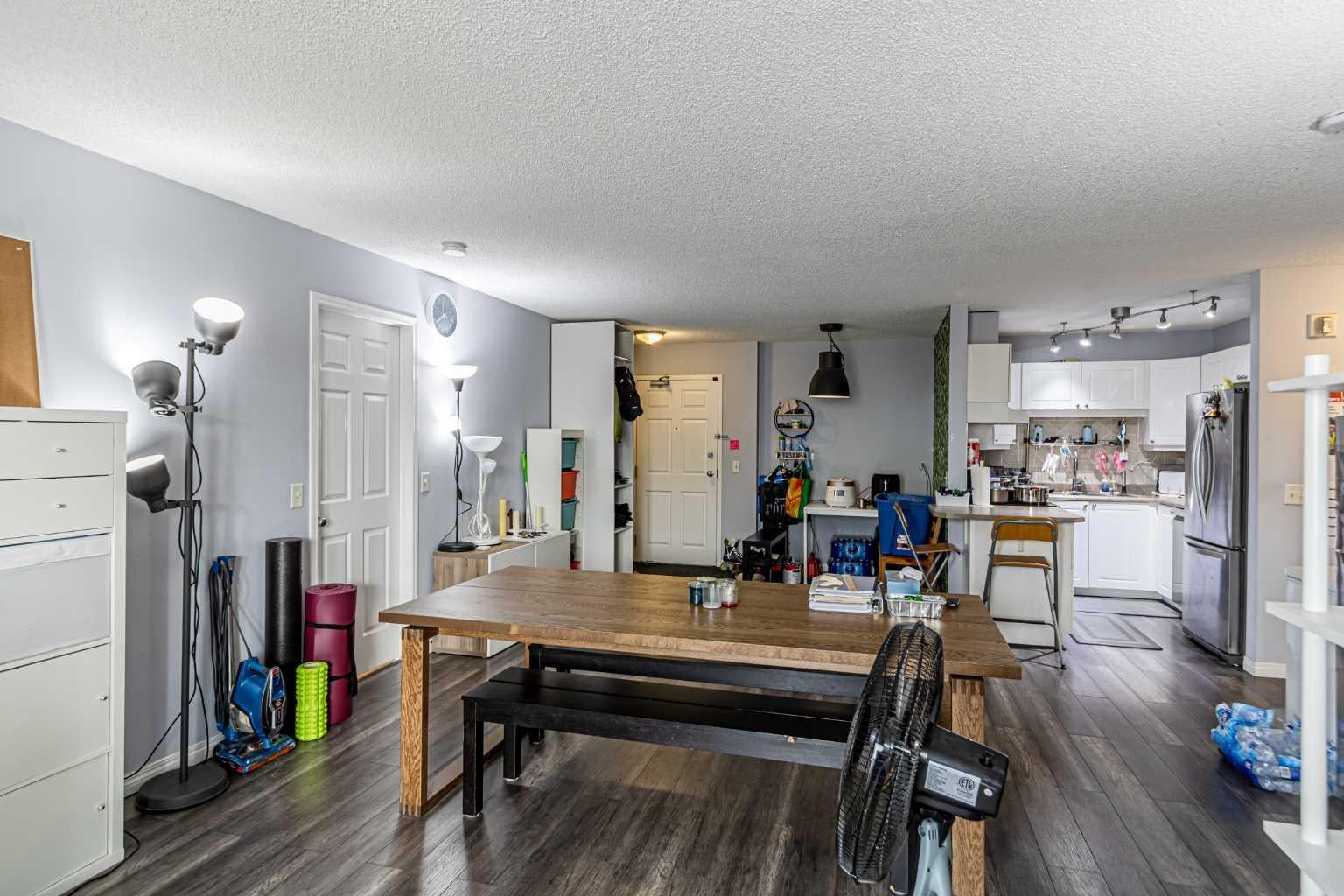 9 Country Village Bay NE 407