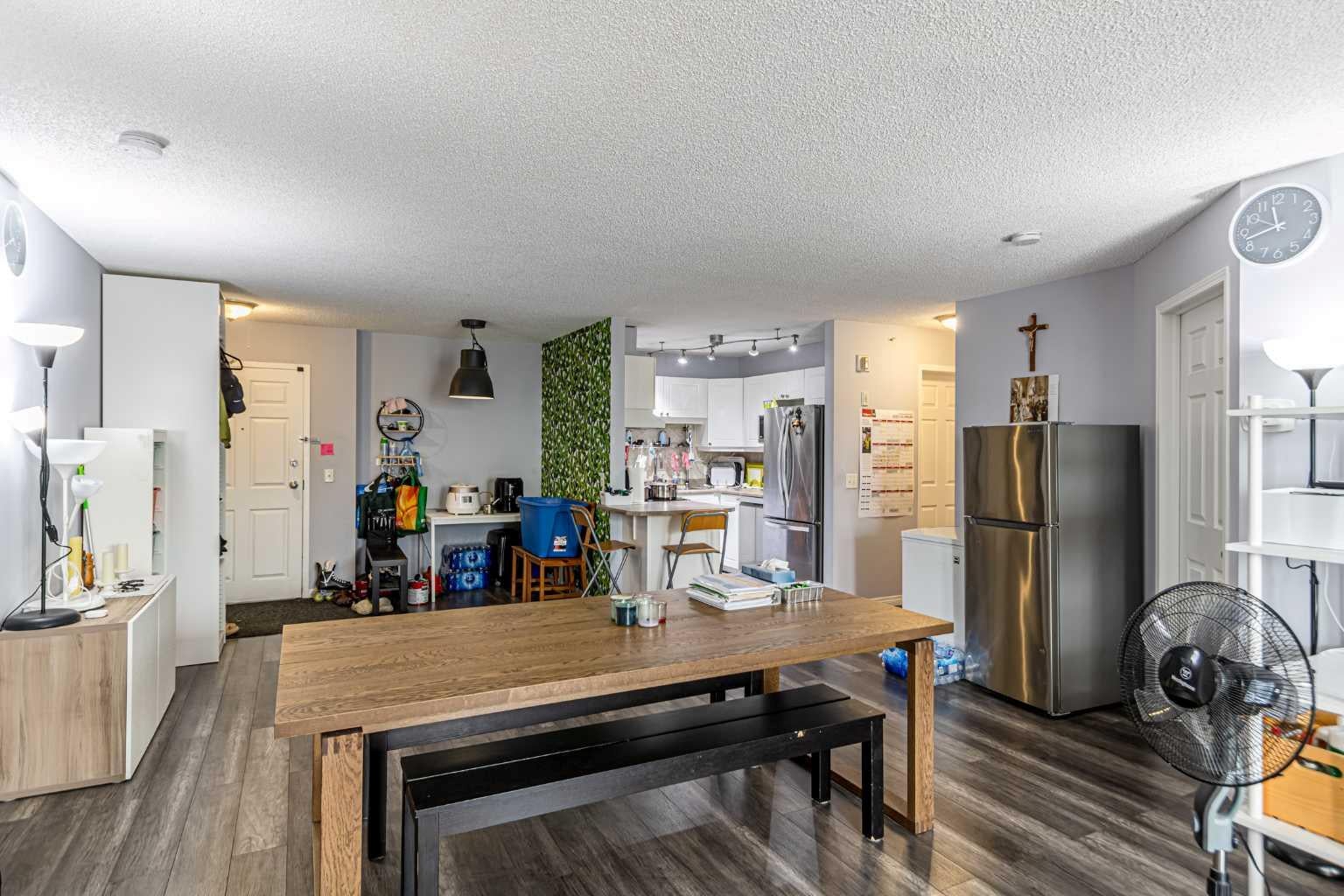 9 Country Village Bay NE 407