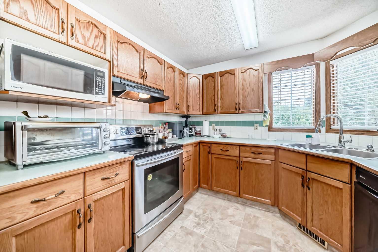 421 Applewood Place SE