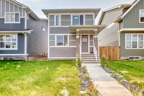 Photo of 948 west Lakeview Drive, Chestermere, AB T1X 2N4 (MLS # A2298963)