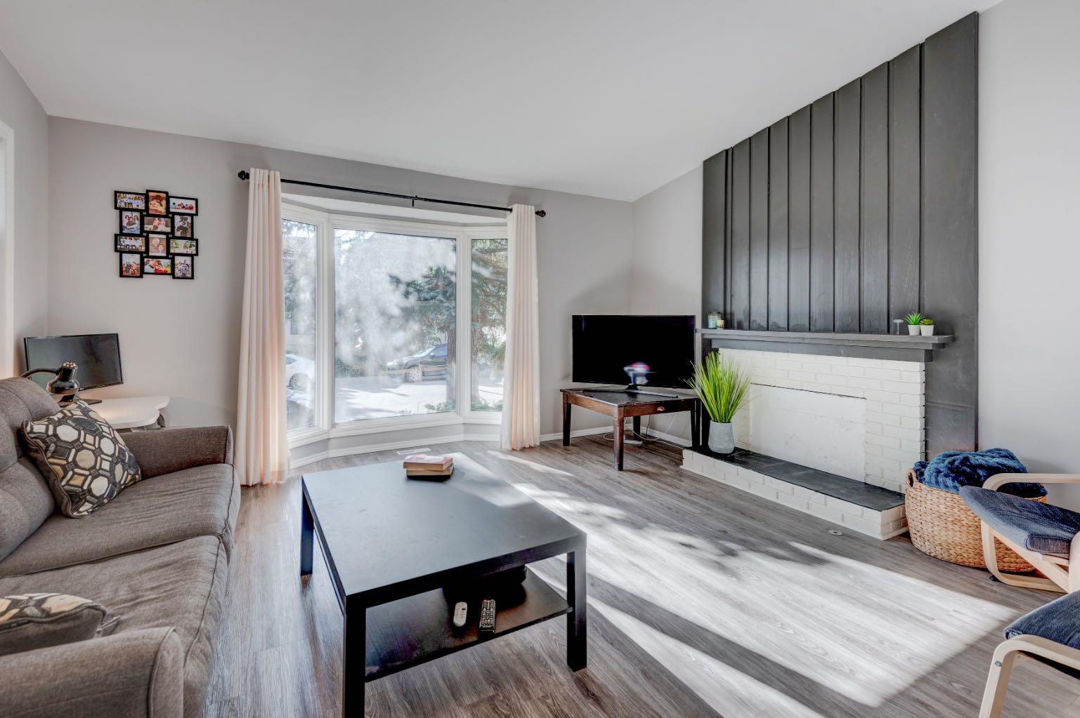 19 Woodglen Grove SW