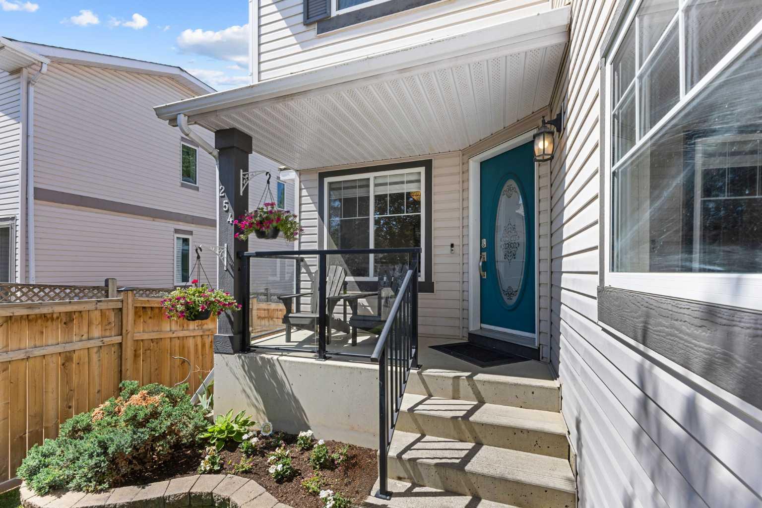 254 Mt Douglas Circle SE