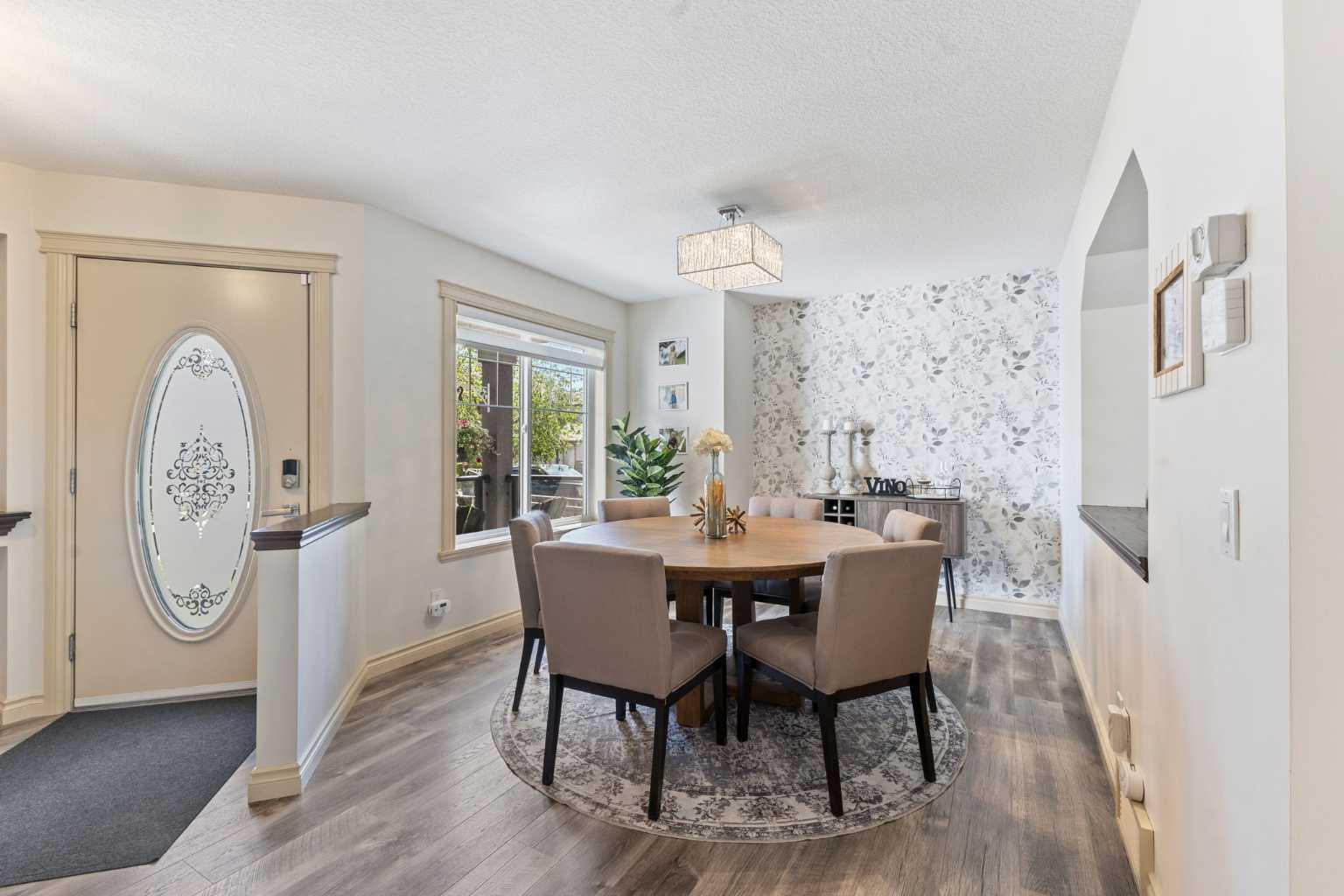 254 Mt Douglas Circle SE