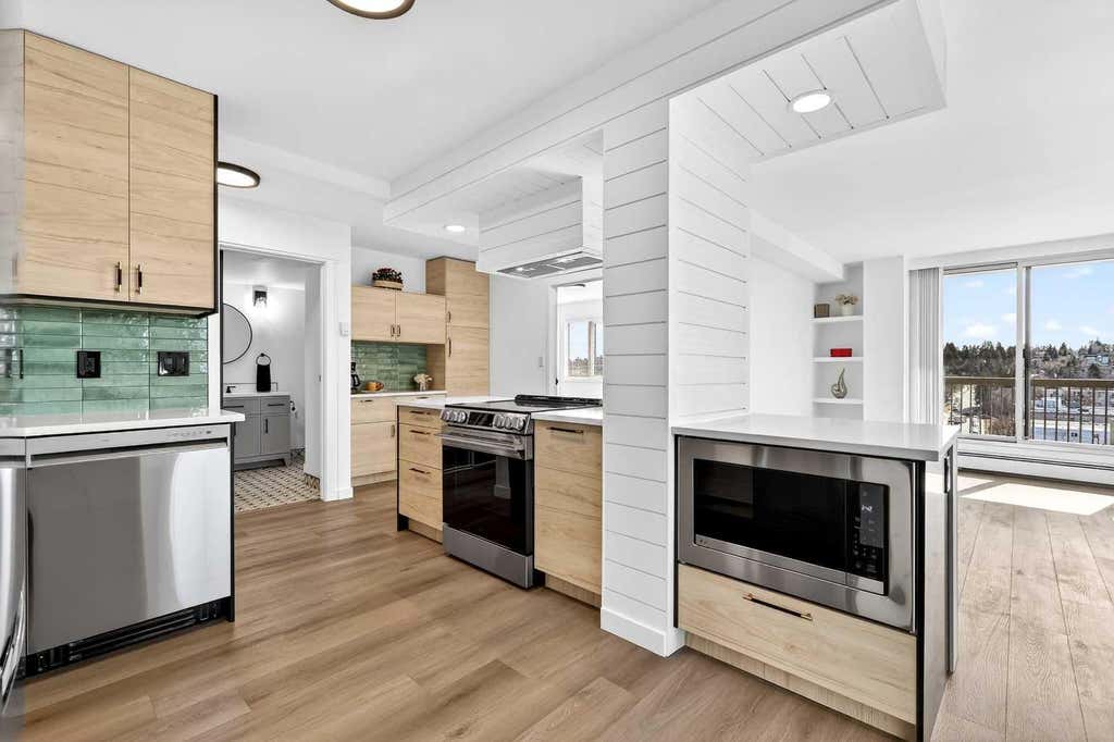 Photo of 1107 15 Avenue SW #903, Calgary, AB T2R 0S8 (MLS # A2313331)