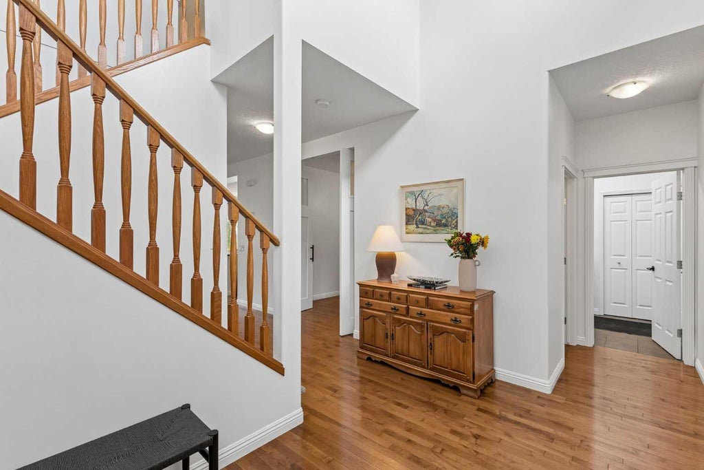 Photo of 20 Everbrook Link SW, Calgary, AB T2Y 0C9 (MLS # A2347786)