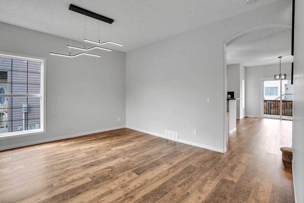 Photo of 152 Hawkmere Close, Chestermere, AB T1X 0B9 (MLS # A2351878)