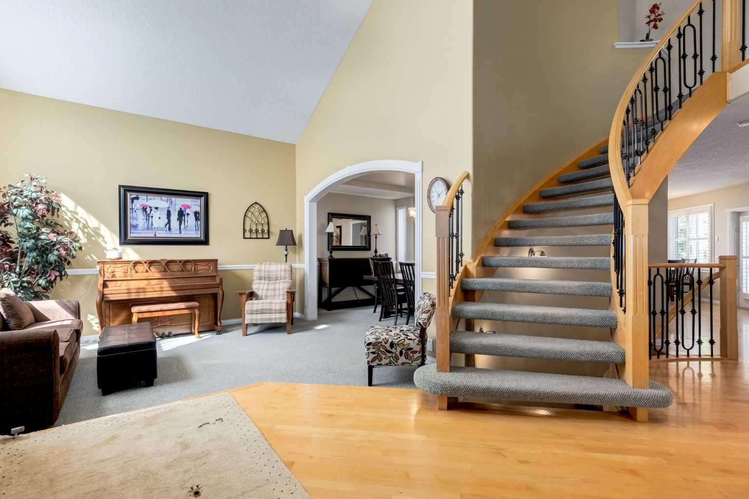 442 Sienna Heights Hill SW