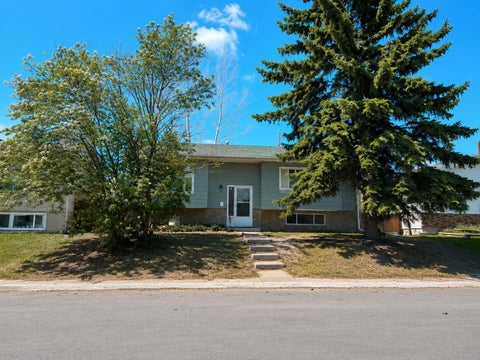 Photo of 215 Penbrooke Way SE, Calgary, AB T2A 3S7 (MLS # A2332732)